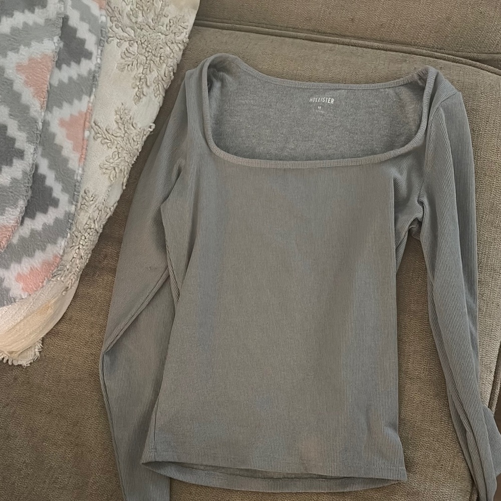 Hollister Women's Gray Long Sleeve Top